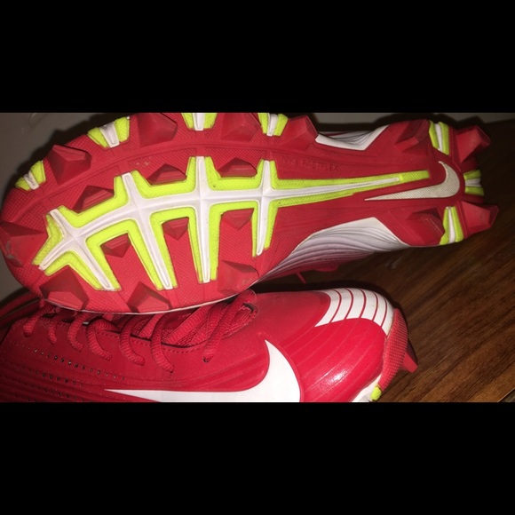Football/Soccer Cleats Nike Vapor Red and White - Picture 4 of 4